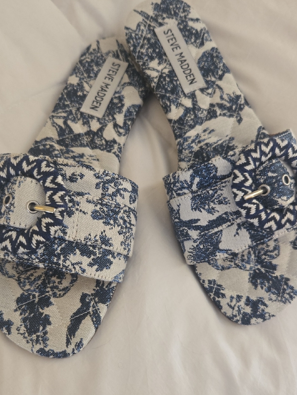 Steve Madden Navy & White Floral Buckle Slide Sandals NEVER WORN